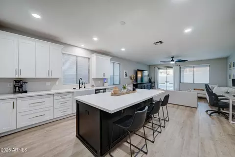Kitchen - 2729 S Hansen Dr, Gilbert, AZ 85295 photo 5 of 6