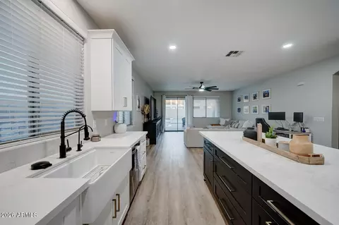 Kitchen - 2729 S Hansen Dr, Gilbert, AZ 85295 photo 2 of 6