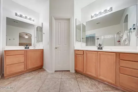 Bath - 2729 S Hansen Dr, Gilbert, AZ 85295 photo 4 of 5