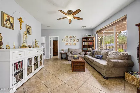 Living - 1829 E Beverly Rd, Phoenix, AZ 85042 photo 4 of 4