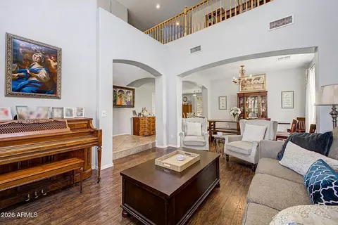 Living - 1829 E Beverly Rd, Phoenix, AZ 85042 photo 2 of 4