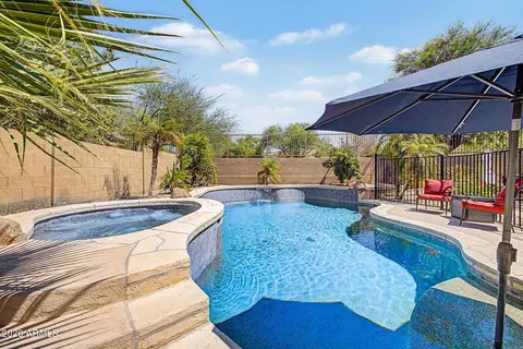 Exterior - 1829 E Beverly Rd, Phoenix, AZ 85042 photo 3 of 10