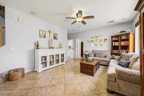 Living - 1829 E Beverly Rd, Phoenix, AZ 85042 photo 3 of 4