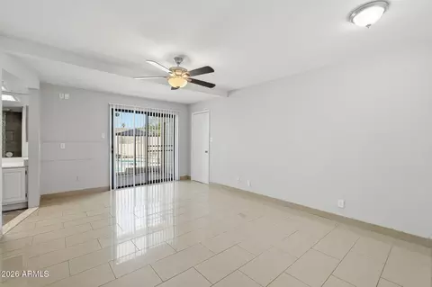 Living - 2254 W Wethersfield Rd, Phoenix, AZ 85029 photo 4 of 8