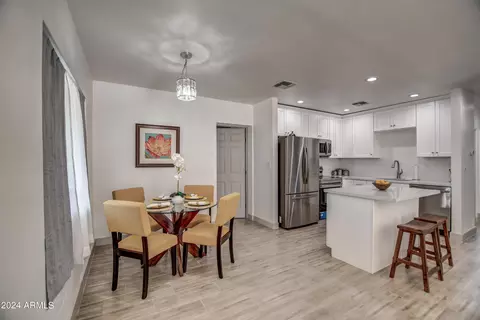 Dining - 3135 N 34th St, Phoenix, AZ 85018 photo 1 of 2