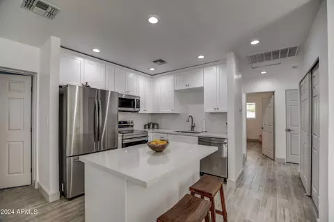 Kitchen - 3135 N 34th St, Phoenix, AZ 85018 photo 2 of 5
