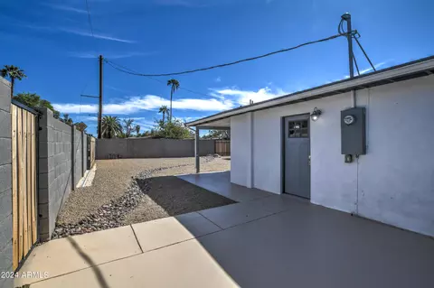 Exterior - 3135 N 34th St, Phoenix, AZ 85018 photo 4 of 7