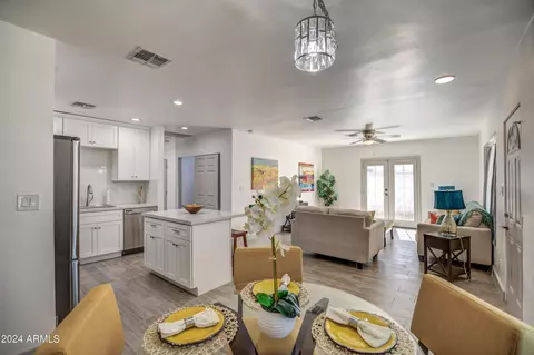 Dining - 3135 N 34th St, Phoenix, AZ 85018 photo 2 of 2