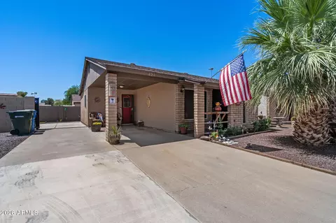 Exterior - 421 E Behrend Dr E, Phoenix, AZ 85024 photo 2 of 4