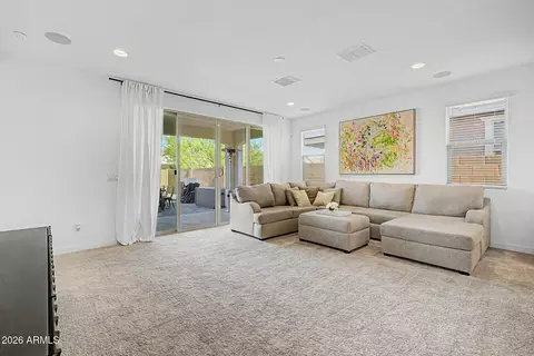 Living - 5913 S 25th Ln, Phoenix, AZ 85041 photo 2 of 3