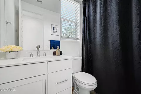 Bath - 5913 S 25th Ln, Phoenix, AZ 85041 photo 3 of 3