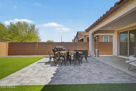 Exterior - 5913 S 25th Ln, Phoenix, AZ 85041 photo 5 of 6