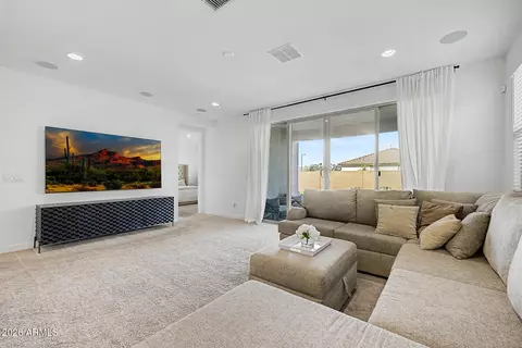 Living - 5913 S 25th Ln, Phoenix, AZ 85041 photo 3 of 3