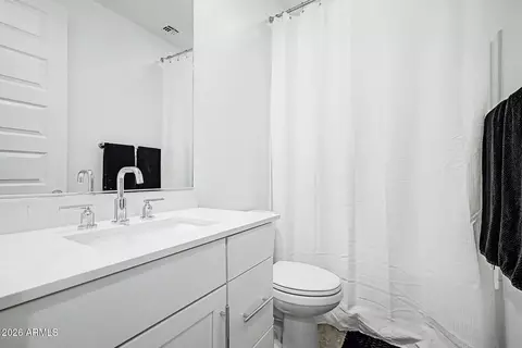 Bath - 5913 S 25th Ln, Phoenix, AZ 85041 photo 2 of 3