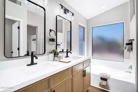 Bath - 7258 E Medina Ave, Mesa, AZ 85209 photo 3 of 4