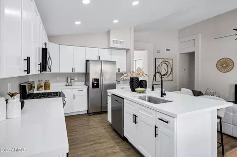 Kitchen - 7258 E Medina Ave, Mesa, AZ 85209 photo 5 of 5