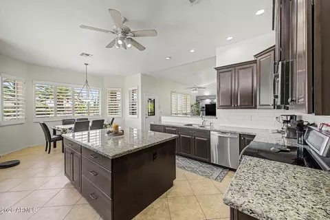 Kitchen - 11547 E Medina Ave, Mesa, AZ 85209 photo 2 of 3