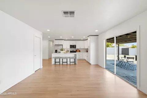 Living - 1647 E Palmcroft Dr, Tempe, AZ 85282 photo 3 of 4