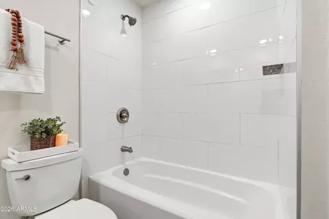 Bath - 1647 E Palmcroft Dr, Tempe, AZ 85282 photo 3 of 3