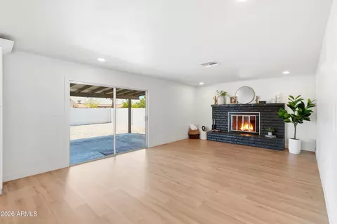 Living - 1647 E Palmcroft Dr, Tempe, AZ 85282 photo 4 of 4
