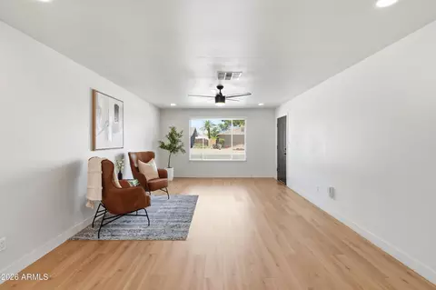 Living - 1647 E Palmcroft Dr, Tempe, AZ 85282 photo 2 of 4