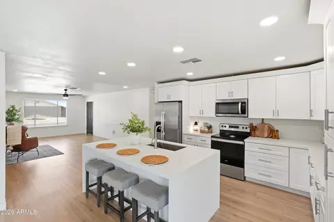 Kitchen - 1647 E Palmcroft Dr, Tempe, AZ 85282 photo 3 of 3