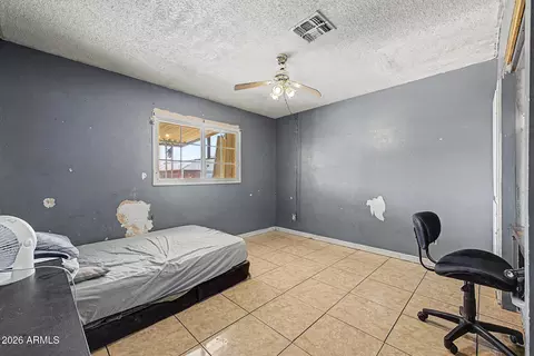 Bedroom - 6909 W Wolf St, Phoenix, AZ 85033 photo 5 of 8