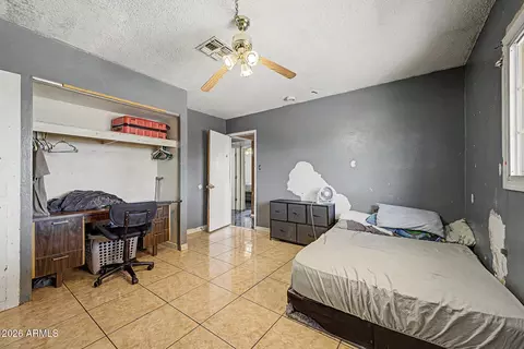 Bedroom - 6909 W Wolf St, Phoenix, AZ 85033 photo 6 of 8