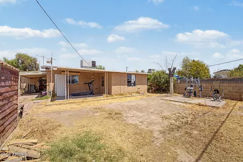 Exterior - 6909 W Wolf St, Phoenix, AZ 85033 photo 5 of 8