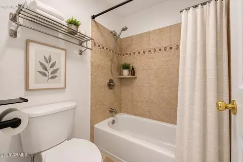 Bath - 5525 E Thomas Rd #R13, Phoenix, AZ 85018 photo 2 of 3