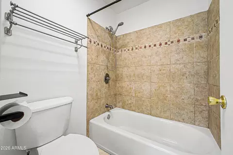 Bath - 5525 E Thomas Rd #R13, Phoenix, AZ 85018 photo 3 of 3
