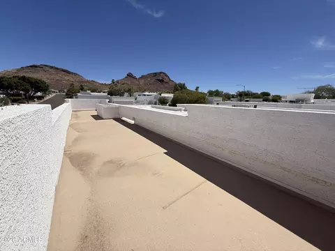 Exterior - 1301 E Rowlands Ln, Phoenix, AZ 85022 photo 7 of 15