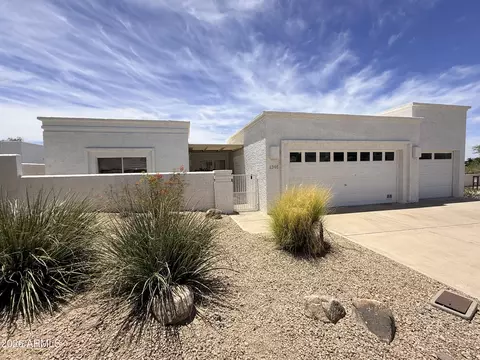 Exterior - 1301 E Rowlands Ln, Phoenix, AZ 85022 photo 2 of 15