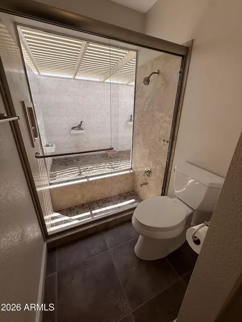 Bath - 1301 E Rowlands Ln, Phoenix, AZ 85022 photo 2 of 7