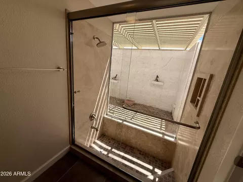 Bath - 1301 E Rowlands Ln, Phoenix, AZ 85022 photo 4 of 7