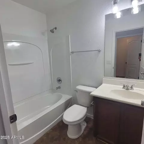 Bath - 2367 E Huntington Dr, Phoenix, AZ 85040 photo 1 of 1