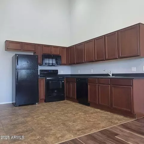 Kitchen - 2367 E Huntington Dr, Phoenix, AZ 85040 photo 2 of 2