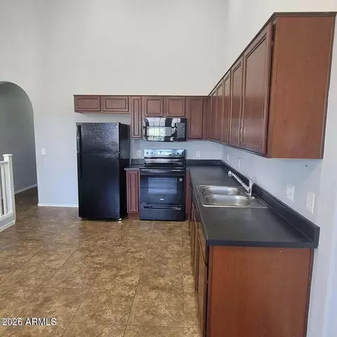 Kitchen - 2367 E Huntington Dr, Phoenix, AZ 85040 photo 1 of 2