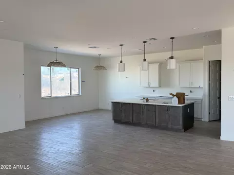 684 N Moon Rd, Apache Junction, AZ 85119 photo 5