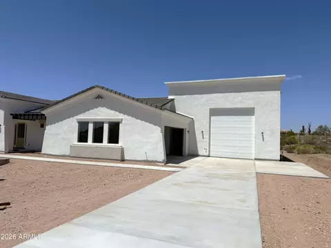 Exterior - 684 N Moon Rd, Apache Junction, AZ 85119 photo 1 of 4