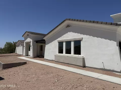 Exterior - 684 N Moon Rd, Apache Junction, AZ 85119 photo 2 of 4