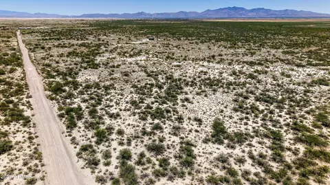 E1 S Hendrick Lane #E-1, Willcox, AZ 85643 photo 2