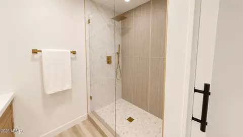 Bath - 2868 E Clarendon Ave, Phoenix, AZ 85016 photo 5 of 5