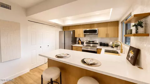 Kitchen - 2868 E Clarendon Ave, Phoenix, AZ 85016 photo 2 of 2