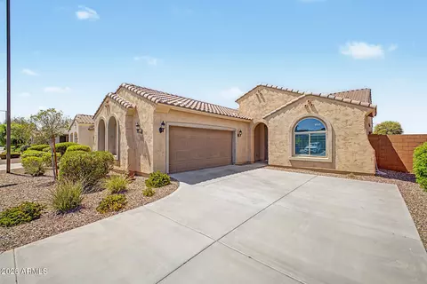 Exterior - 25958 W Oraibi Dr, Buckeye, AZ 85396 photo 2 of 4