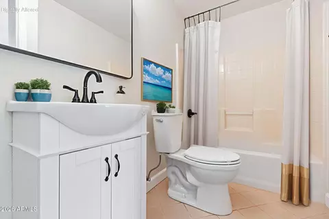 Bath - 2155 Chisholm Trl, Flagstaff, AZ 86005 photo 2 of 4