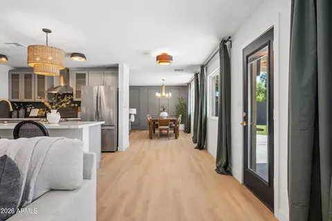 Entry Way - 735 E Manhatton Dr, Tempe, AZ 85282 photo 4 of 5