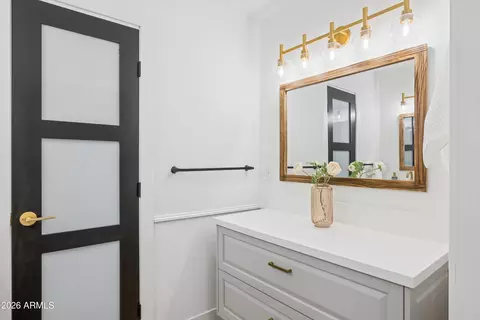 Bath - 735 E Manhatton Dr, Tempe, AZ 85282 photo 4 of 5