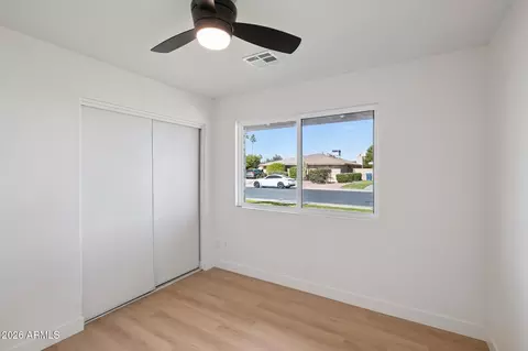 Bedroom - 735 E Manhatton Dr, Tempe, AZ 85282 photo 6 of 7