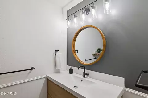 Bath - 735 E Manhatton Dr, Tempe, AZ 85282 photo 7 of 8